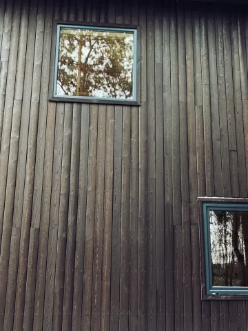 Elewacja Shou Sugi Ban - Degmeda, Modrzew - Sadłóżek