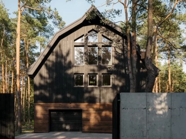 Elewacje Shou Sugi Ban - Degmeda - Stodoła Radość - Modrzew - Warszawa