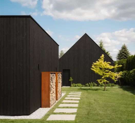 Degmeda - Elewacje Shou Sugi Ban - Modrzew - Projekt Stodoła L+