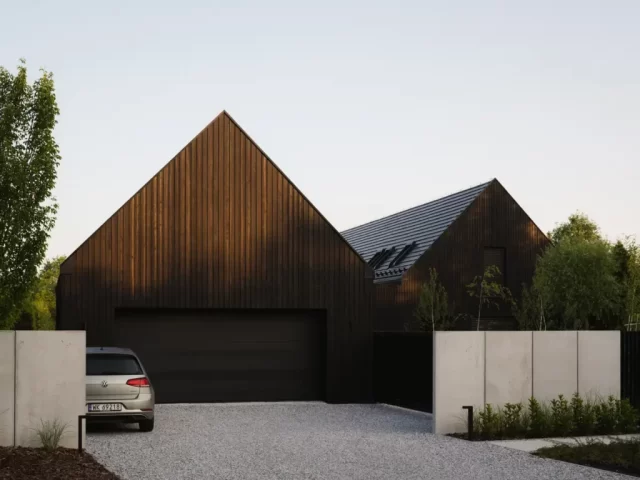 Degmeda - Elewacje Shou Sugi Ban - Modrzew - Projekt Stodoła L+