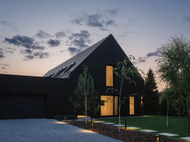 Degmeda - Elewacje Shou Sugi Ban - Modrzew - Projekt Stodoła L+