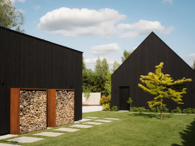 Degmeda - Elewacje Shou Sugi Ban - Modrzew - Projekt Stodoła L+
