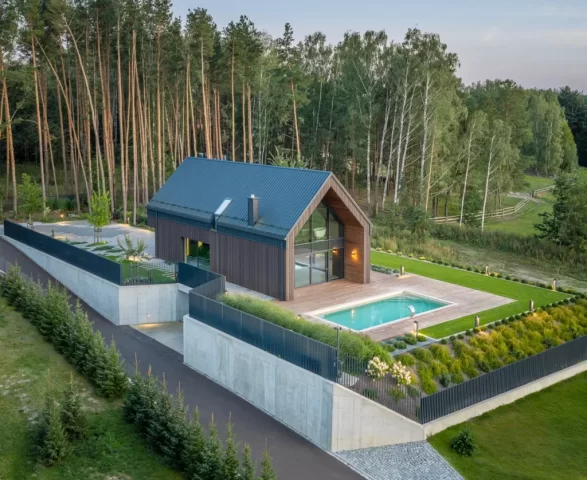 Elewacje Shou Sugi Ban - Degmena - Modrzew, świerk skandynawski - Stodoła Nad Bugiem